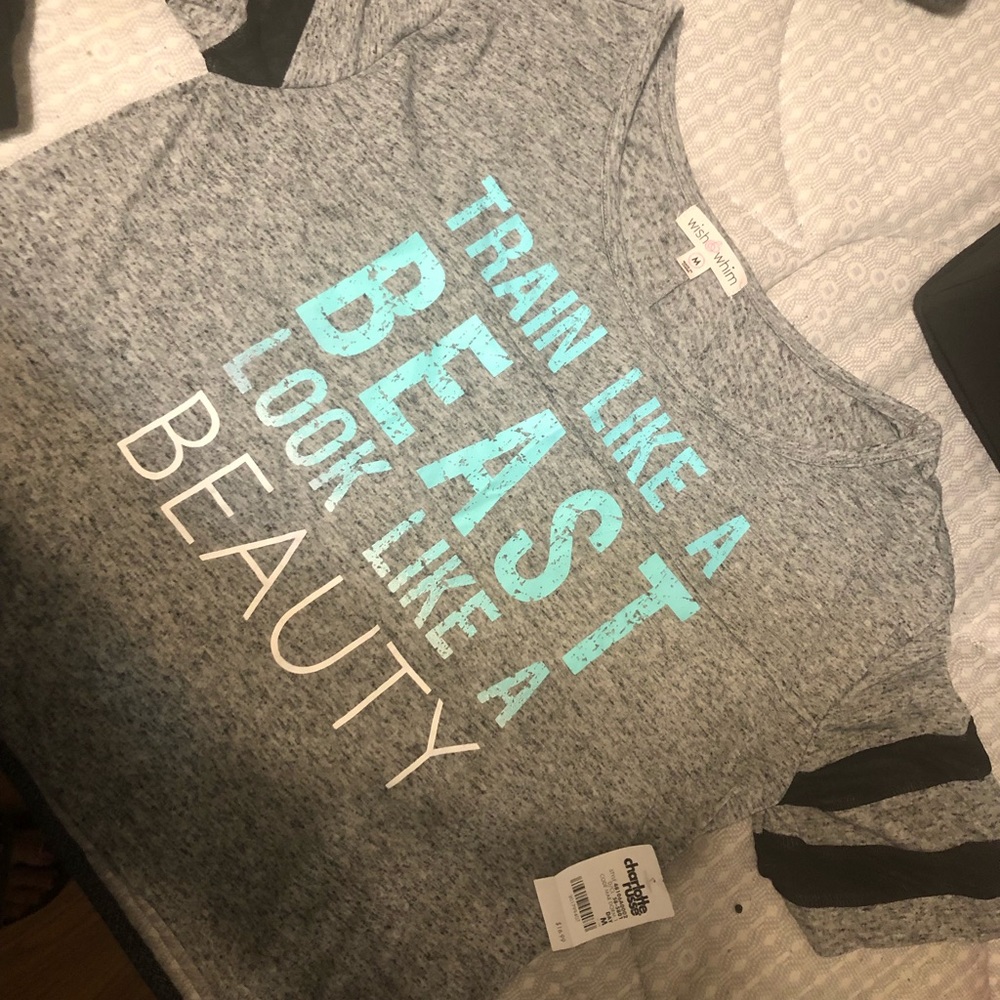 Cute workout/ lounge top never worn